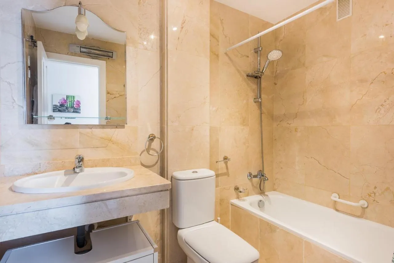 Wonderful Apartment 5 Minutes Flat Walk To The Centre Of La Cala De Mijas